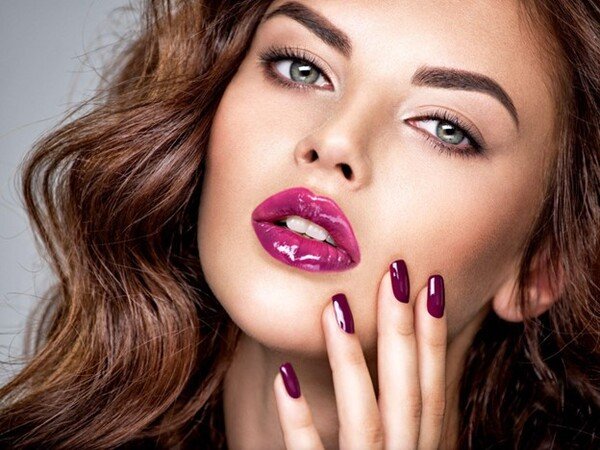 maquillaje morado sencillo