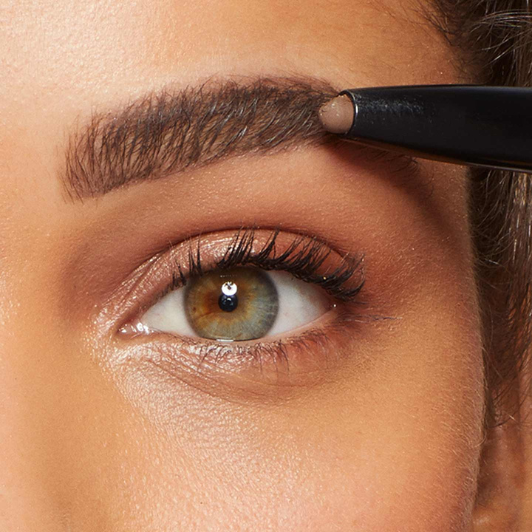 Lápiz de cejas marrón