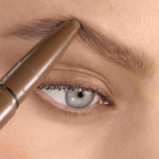Lápiz de cejas marrón