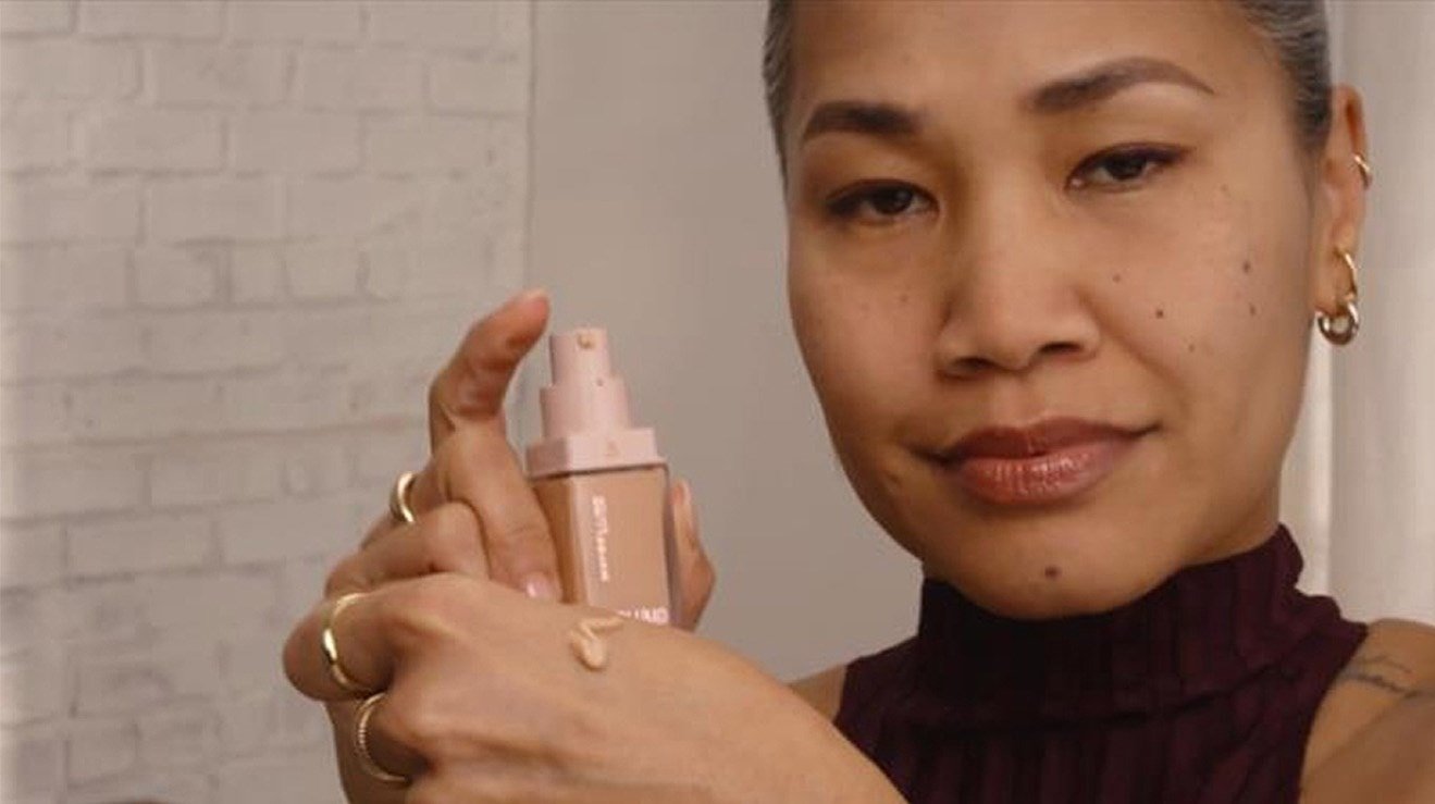 Maybelline Lifter plumpglow foundation Video cover model
