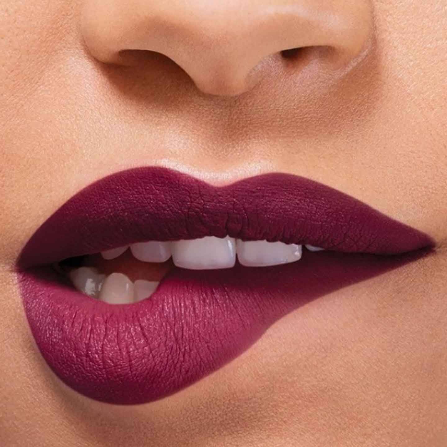 Humorístico Archivo A bordo El pintalabios permanente que lo aguanta todo | Maybelline