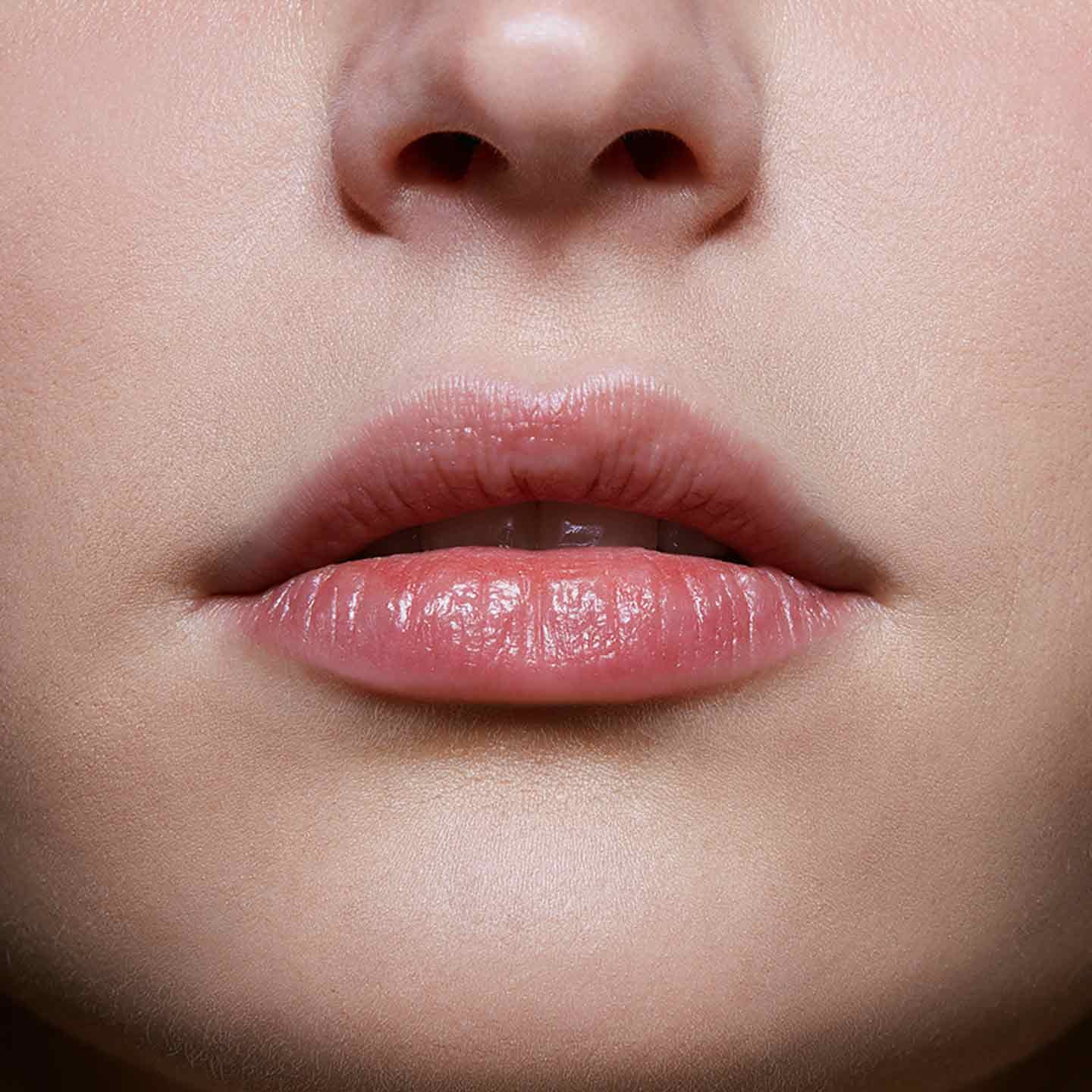 Cómo pintarse bien los labios según el tipo de labial | Maybelline