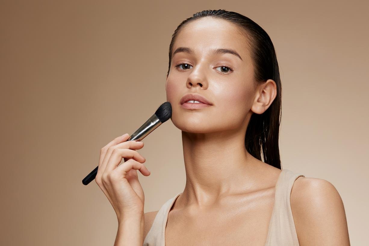 como aplicar bronceador y colorete