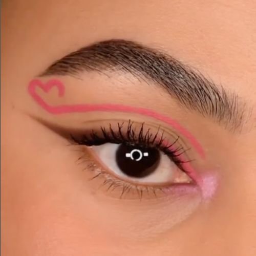 Barbiecore: En qué consiste y cómo llevar un maquillaje en tonos rosas