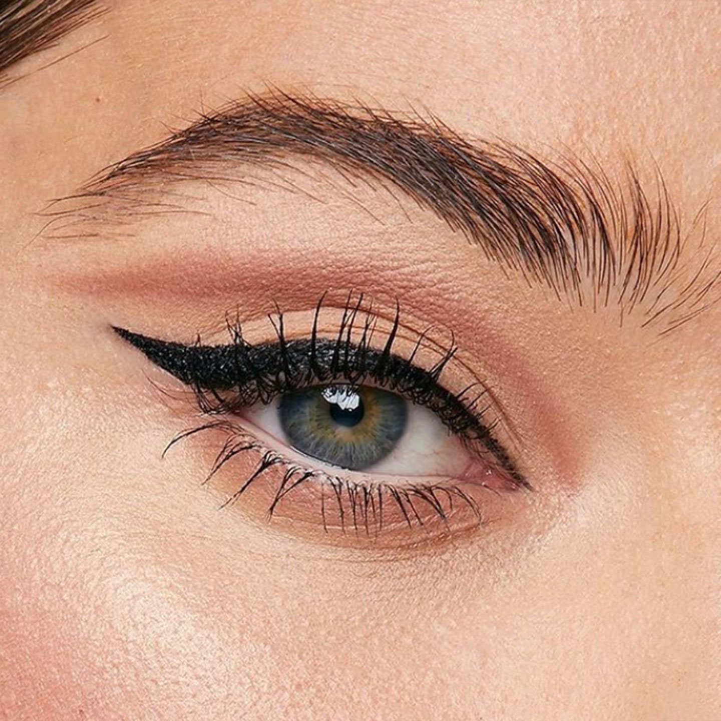Maquillaje exprés, paso a paso, para conseguir unos ojos más grandes | Maquillaje exprés, paso a paso, para conseguir unos ojos más grandes |