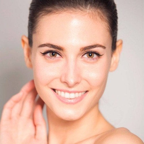 Cómo maquillarse el cuello: cuidado con el efecto máscara | Maybelline
