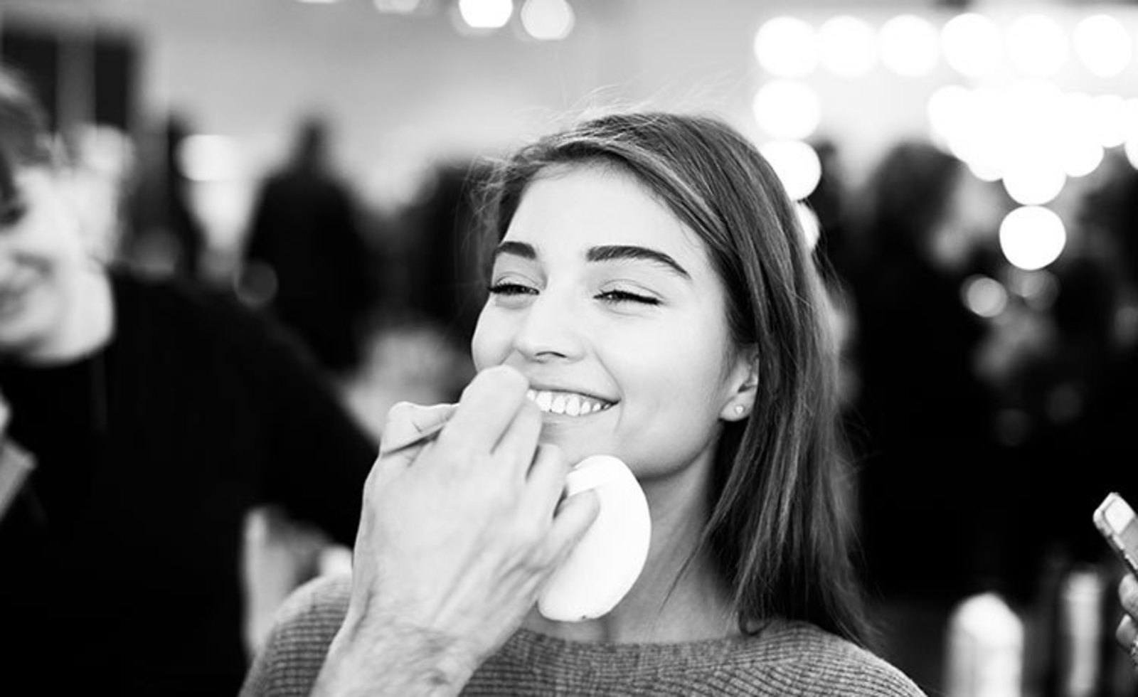 Maybelline Espana maquillaje para fotografia 1600x900 3