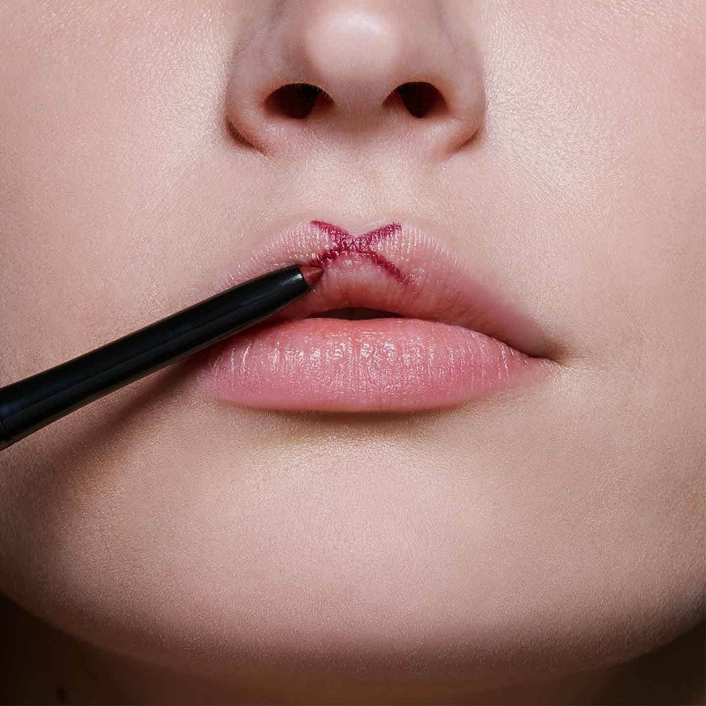 Maybelline Espana Los mejores trucos de maquillaje de labios con perfilador3
