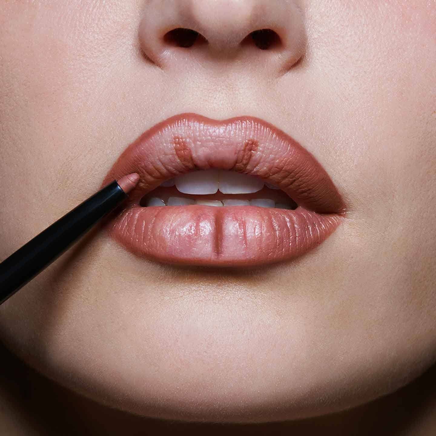 Maybelline Espana Los mejores trucos de maquillaje de labios con perfilador9