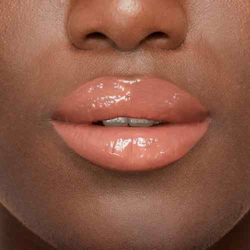 Descubre el mejor color de labios para morenas y cómo aplicarlo