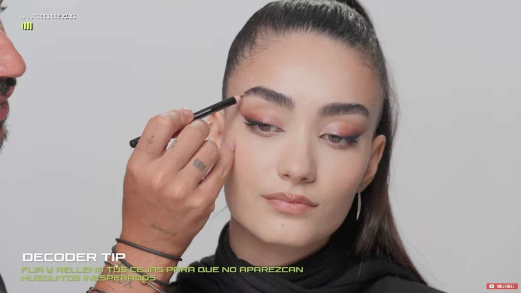 Mirada rasgada y sexy con la técnica de los ojos de sirena