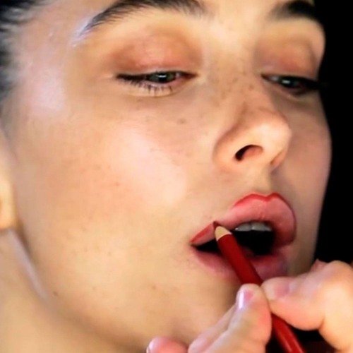 ¿Cómo usar el perfilador de labios? | Maybelline