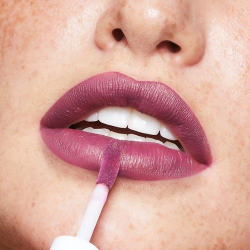 Los labiales más irresistibles del otoño-invierno según tu color de piel | Maybelline.es