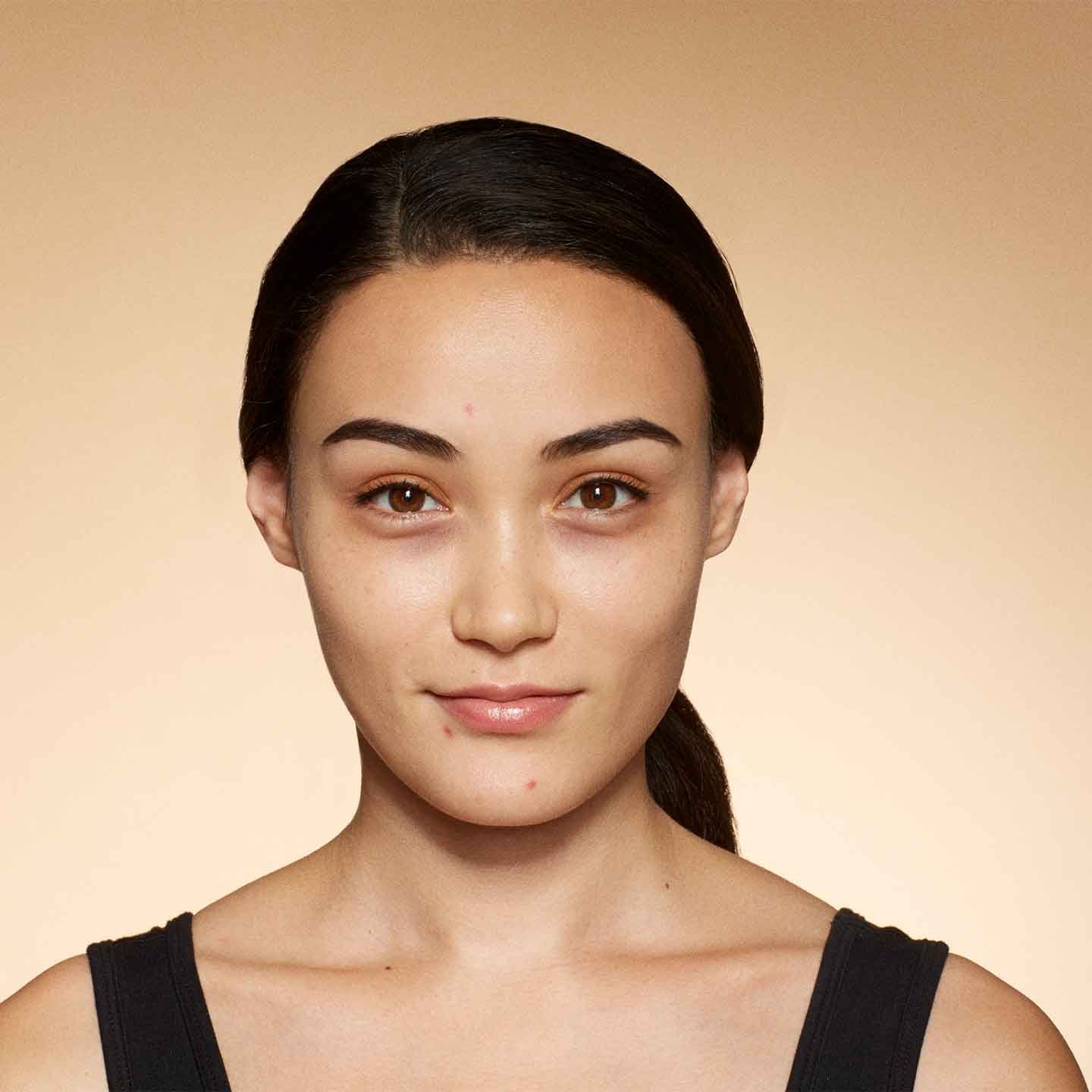 Paso 1: Usos del Corrector de Maquillaje que te Sorprenderán
