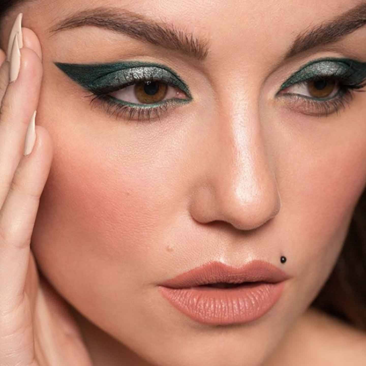 Maybelline Espana El maquillaje caduca Resolvemos todas tus dudas