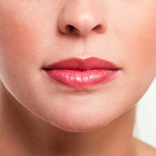 perfilar labios para dar volumen