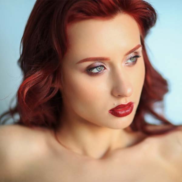 ojos maquillaje para pelo cobrizo