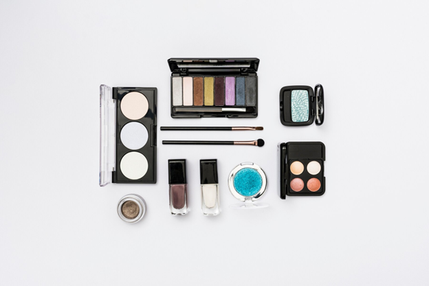 productos basicos de maquillaje 1