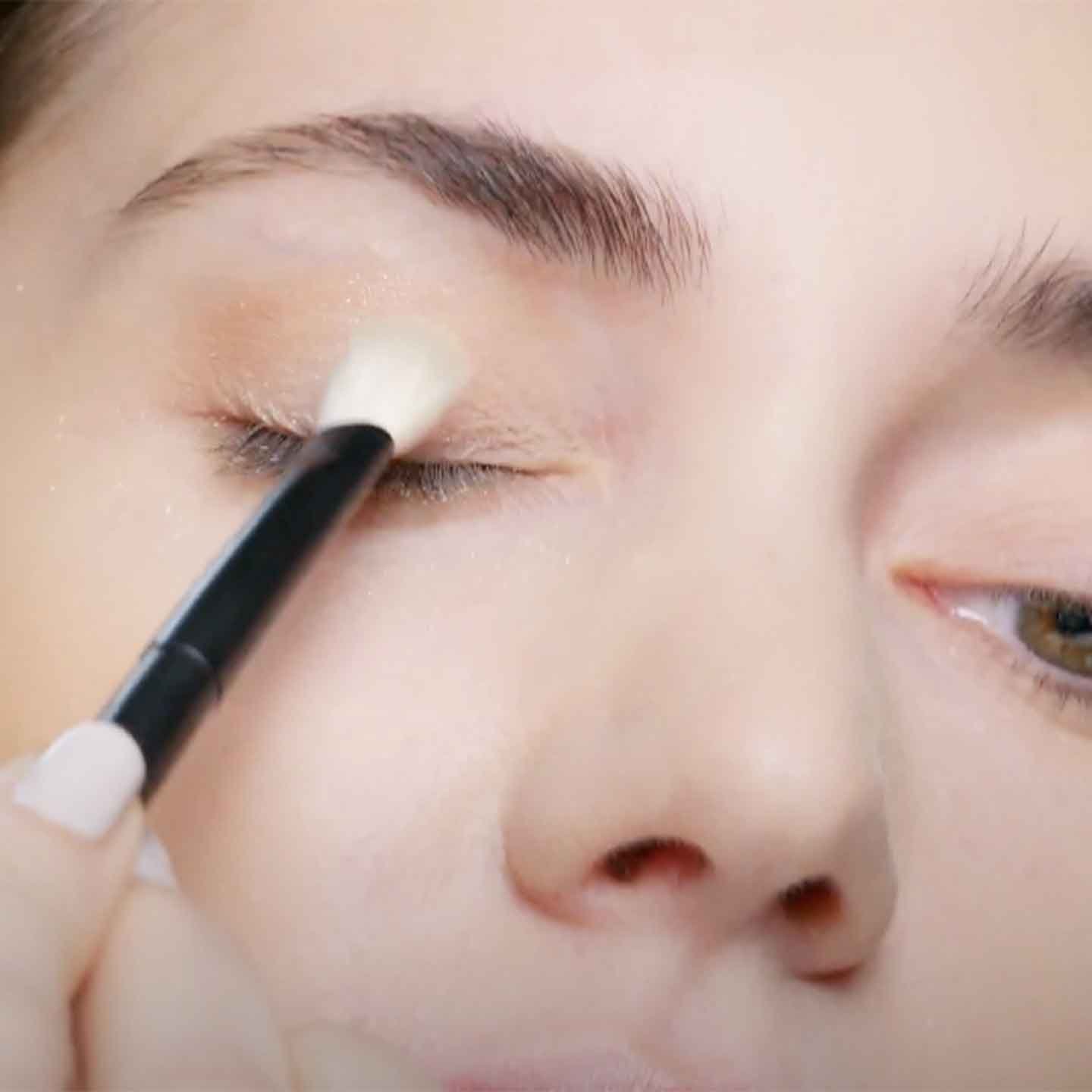 Tutorial de maquillaje de ojos sencillo a prueba de agua 4