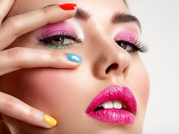 maquillaje colorido